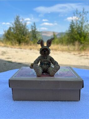 Vintage Boyds Bears Momma Grizberg Egg Decorator #3211